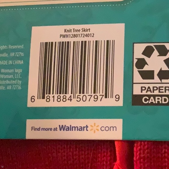 NWT Pioneer Woman Red Knit Polyester Christmas Tree Skirt 48x48 Below $40 Retail - Picture 5 of 5